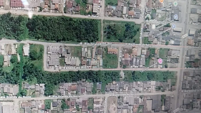 Vendo terreno de esquina na Praia de Leste