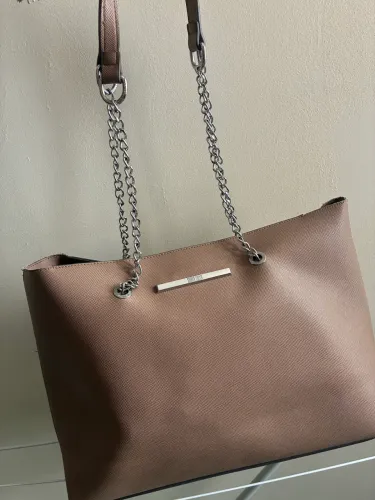 Bolsa Nude Santa Lolla alça de Corrente