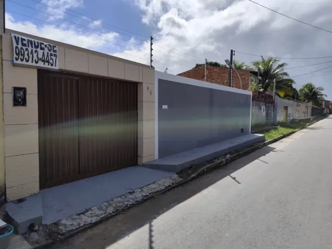 Vendo excelente casa próximo ao francês.
