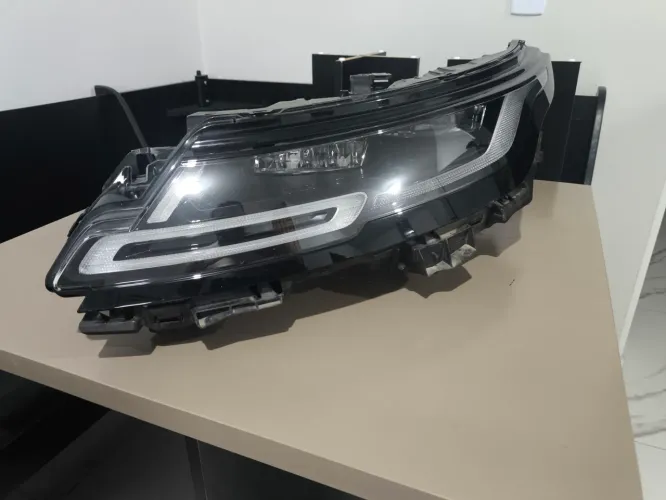 Farol Evoque Lado Esquerdo 2021/2025<br><br>M8d213w030ea Original