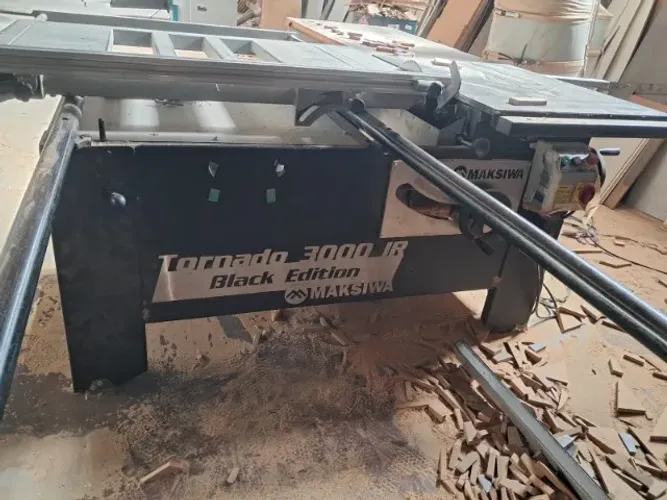 Vendo Máquina Esquadrejadeira