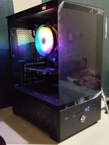 PC Xeon E3-1220 + 8GB RAM + R7 240 ? Liga, Mas Não Dá Vídeo