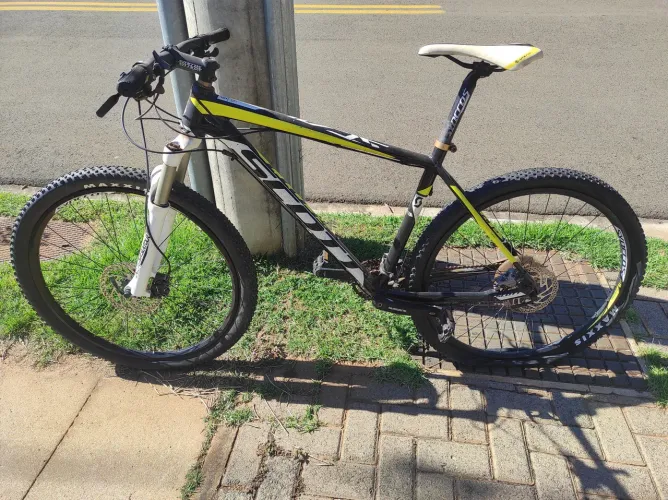 Bicicleta Scott Scale 770