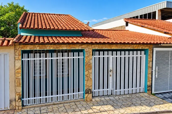 Casa com 2 dormitórios para alugar, 79 m² por R$ 2.250,00/mês - Costa Rios - Pouso Alegre/