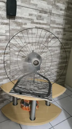 Vendo 3 ventiladores de paredes super potentes .