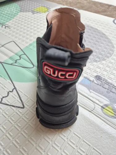 Bota Gucci couro tam30