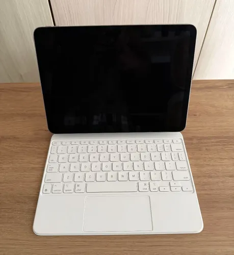 Ipad air chip m2, 256gb com magic keyboard e capa folio originais Apple