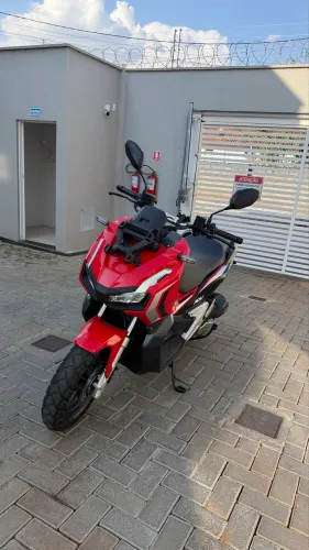 Honda adv 150