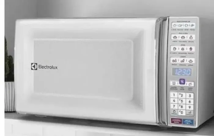 Micro-ondas NOVO Electrolux 34L Branco com função tira odor e manter aquecido