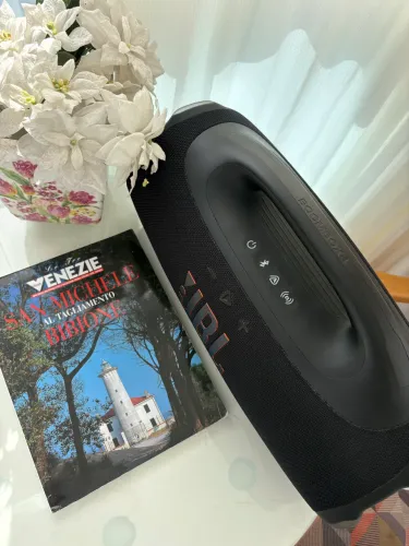 JBL Boombox 4
