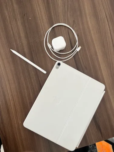 iPad Air 13 M3 (Kit Apple Pencil Pro + Magic Key Board)