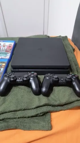 *VENDO PLAY 4, com 1 TERABYTE de memória, 2 CONTROLES originais mais lista de jogos!!