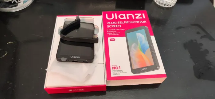 Tela de selfie magnética Ulanzi VM1 monitor que espelha celular com magsafemags
