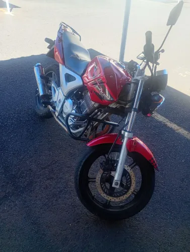 Vendo Twister 2002 2003 só pra roda 4000