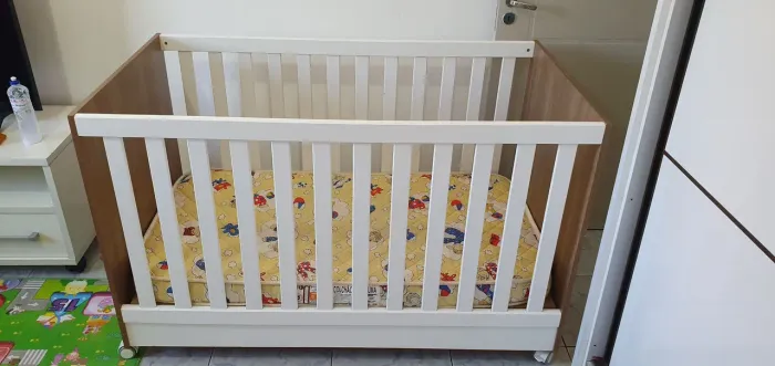 Berço infantil em ótimo estado - 1 ano de uso