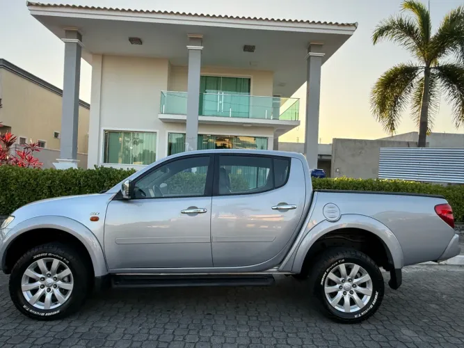 Mitsubishi L200 Triton HPE 3.2 CD TB Int.diesel AUT 2012