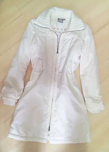 Jaqueta da marca Roxy, estilo sobretudo