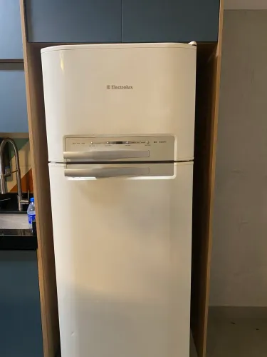 Geladeira Electrolux Frost Free DF48 Celebrate - 475L