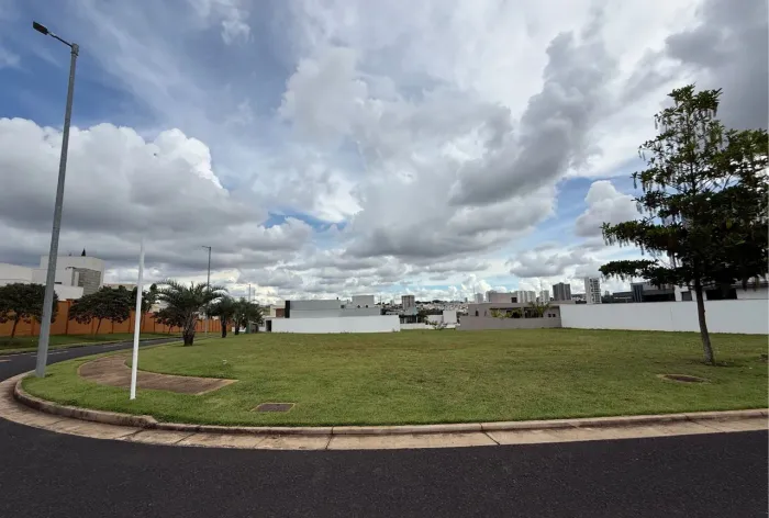 Lote em condomínio à venda, Condomínio Alphaville 1 - Uberlândia/MG