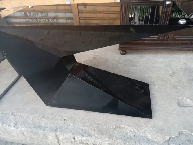 Mesa escritório escolar preto com brilho em madeira 