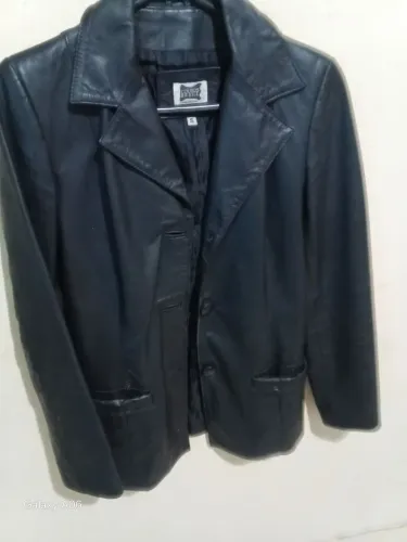 Vendo janela de couro barata