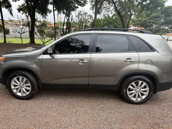 Kia Motors Sorento 3.5 V6 24V 278cv 4X2 Aut. 2012