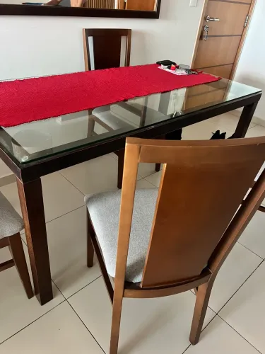 Mesa jantar com cadeiras e mesa canto conjunto