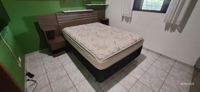 Cama Box, Colchão e Cabeceira com Criado-mudo