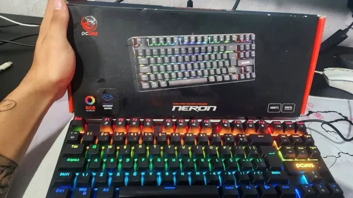Teclado Mecânico REDRAGON E PCYES 