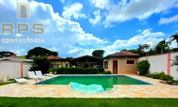 Casa térrea à venda na Vila Giglio, 4 quartos sendo 2 suítes, piscina, churrasqueira, ampl