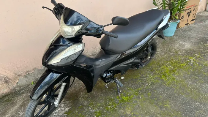 Moto super conservada, só trabalho e casa! Tem conversa 