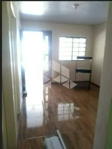 Casa com 3 dormitórios e 02 vagas de garagem, na Zona Norte
