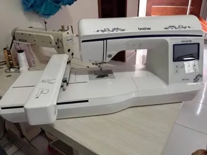 Máquina de Bordar Brother