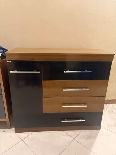 Cômoda 4 gavetas 