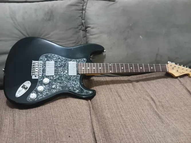 Guitarra Stratocaster Shelter USA