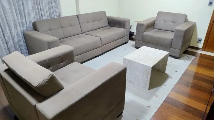 Jogo de Sofá + 2 Poltronas Suede Bege Fendi - Semi-novo