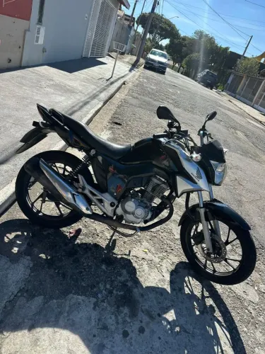 Vendo essa moto ótimo estado km bom