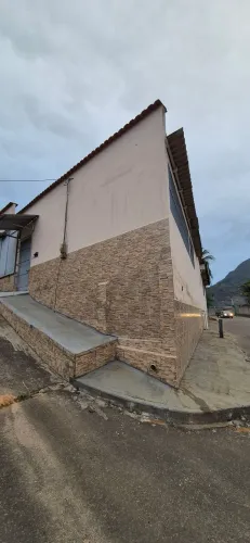 Vende-se casa em Novo Brasil