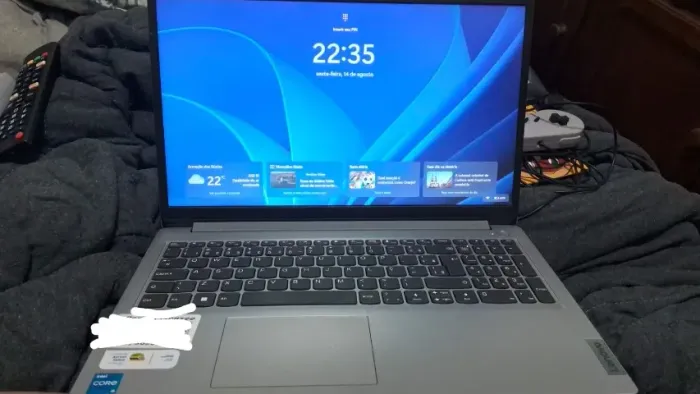 Notebook Lenovo Intel core i5-1235U 8gb ssd 512gb Windows 11 perfeito
