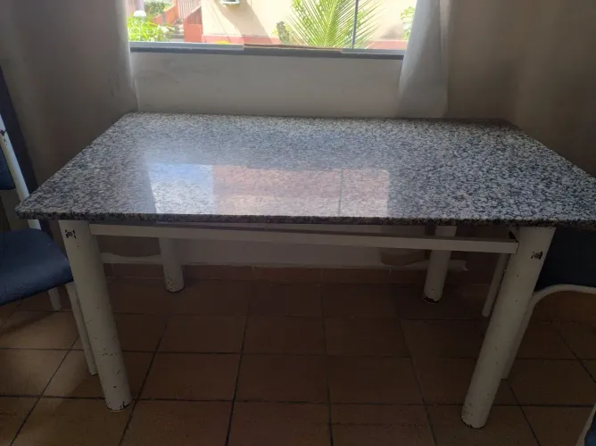 Mesa de mármore