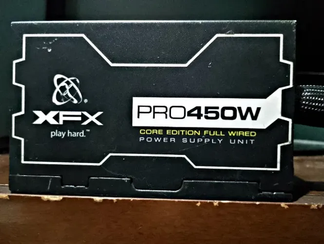Fonte XFX Pro 450W 80 Plus