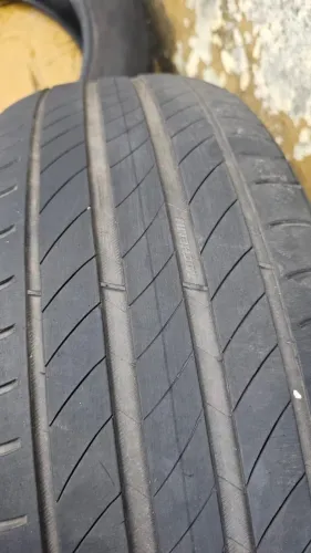 Pneus Michelin Primacy 4, 215/60/17.
