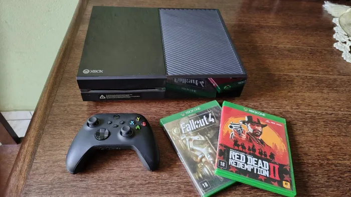 Xbox one FAT mais 2 jogos