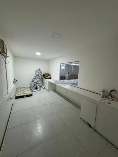 Galpão, 303 m² - venda por R$ 800.000,00 ou aluguel por R$ 7.691,67/mês - Várzea das Moças