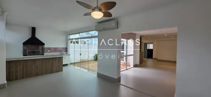 Excelente Casa em Condomínio - Alphaville / Tamboré