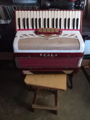 ACORDEON SCALA REVISADA AFINADA R$ 3.500,00