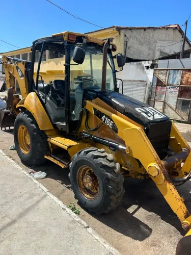 VENDO RETROESCAVADEIRA Caterpillar