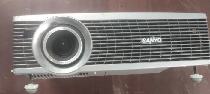 Projetor sanyo SPL-SW35(ler descrição )