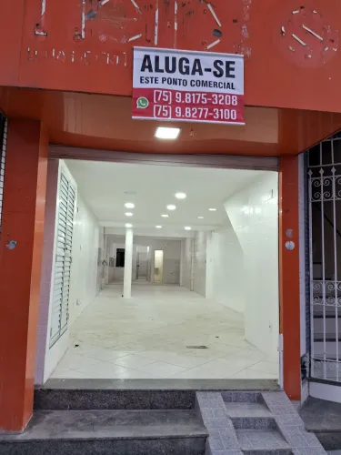 ALUGA-SE ESTE ESPAÇO COMERCIAL