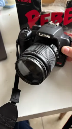 Camera Canon Rebel XS EOS 1000D